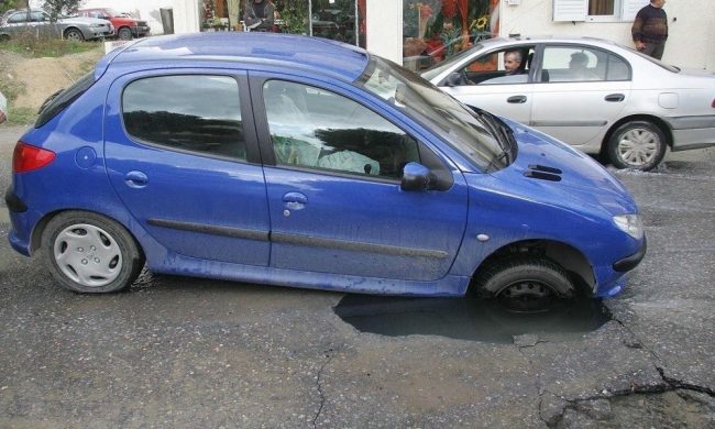 ζημιά από λακκούβα