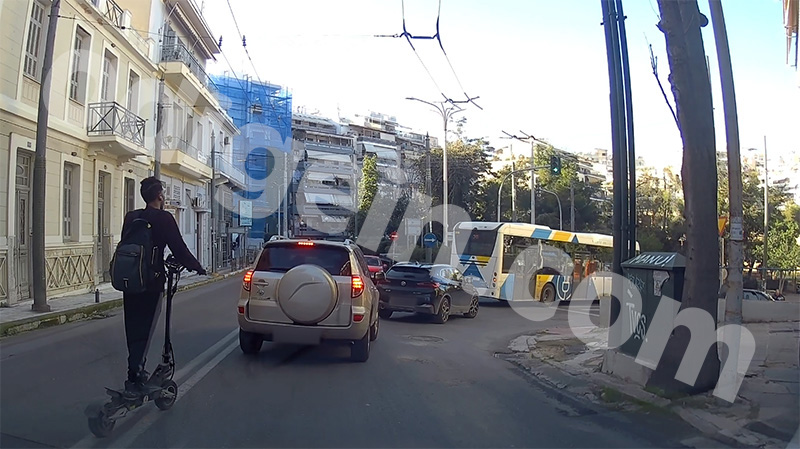 ηλεκτρικο σκουτερ χωρισ πινακιδεσ